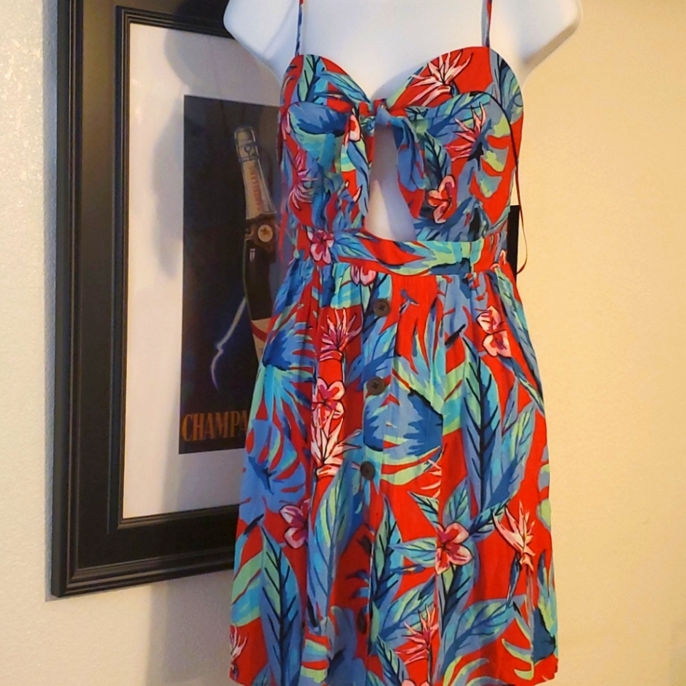 Summer dress, bright 🌞 colors and buttons